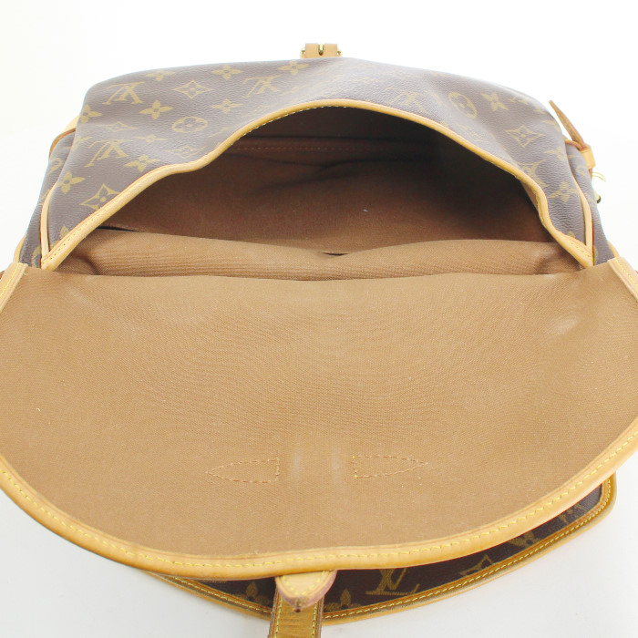 Louis Vuitton medium model handbag in brown monogram canvas and natural leather - Detail D2