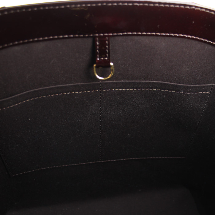 Louis Vuitton shopping bag in plum monogram patent leather - Detail D4