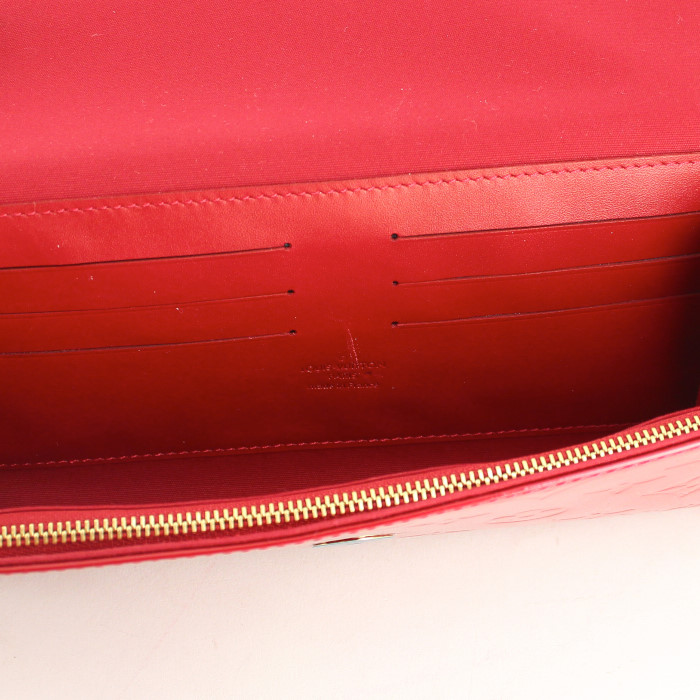 Louis Vuitton handbag/clutch in red monogram patent leather - Detail D3