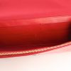 Bolso/bolsito Louis Vuitton en charol Monogram rojo - Detail D3 thumbnail