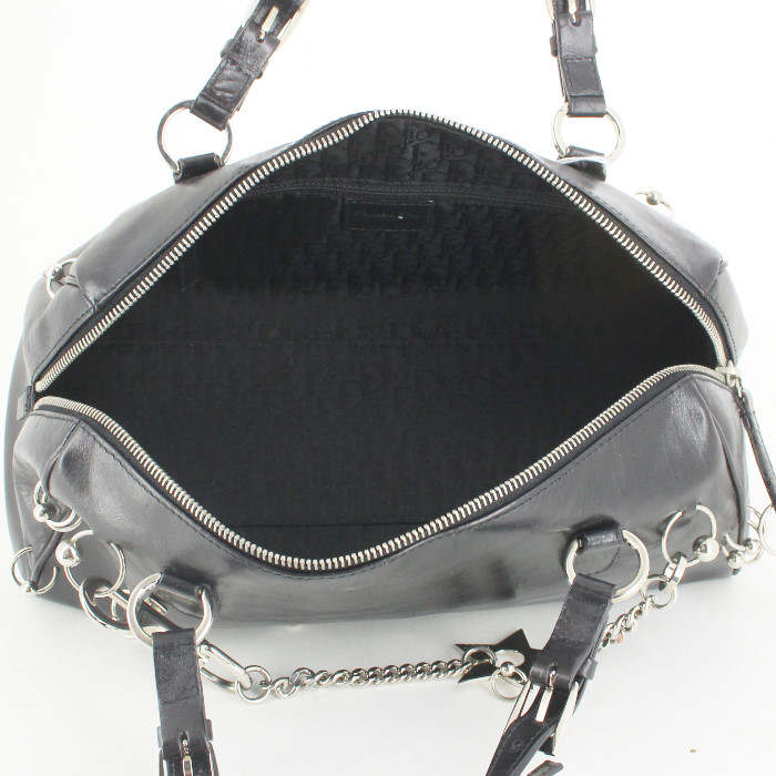 Dior handbag in black leather - Detail D2