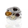 Sortija Fred Princess K modelo grande en oro blanco,  diamantes y piedras de colores - 360 thumbnail