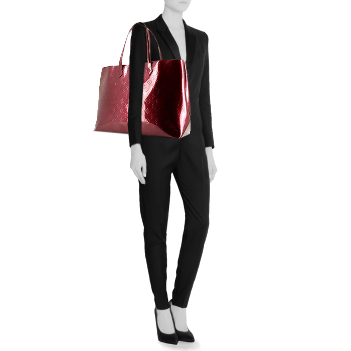 Louis Vuitton handbag in red patent leather - Detail D1