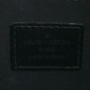 Sac à main Louis Vuitton en cuir épi noir - Detail D3 thumbnail