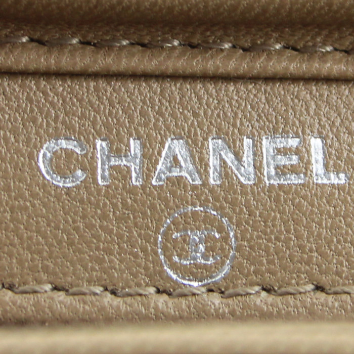 Chanel handbag in beige canvas - Detail D4