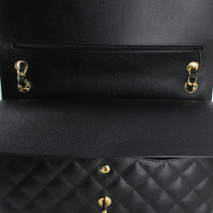 Chanel Timeless jumbo handbag in black quilted grained leather - Detail D5
