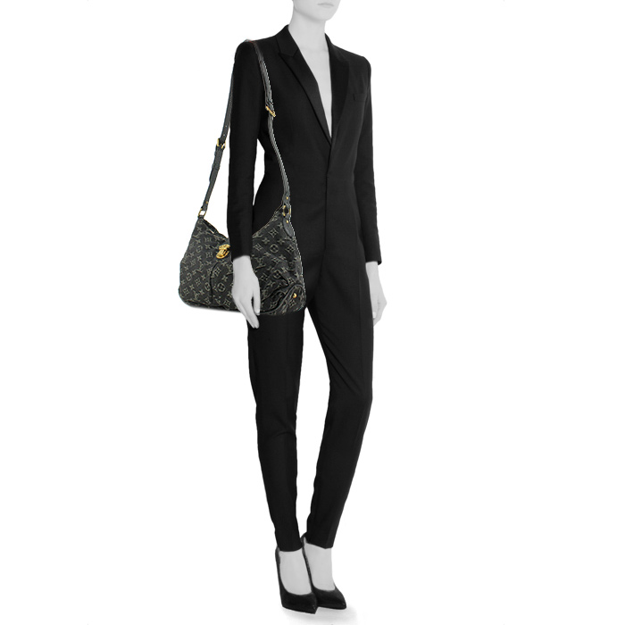 Louis Vuitton shoulder bag in black monogram denim canvas and black leather - Detail D1