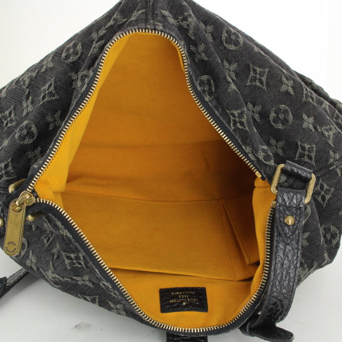 Louis Vuitton shoulder bag in black monogram denim canvas and black leather - Detail D2