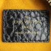 Bolso bandolera Louis Vuitton en lona denim Monogram negra y cuero negro - Detail D3 thumbnail