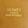 Bolso de mano Hermes Bolide en cuero Courchevel color oro - Detail D4 thumbnail