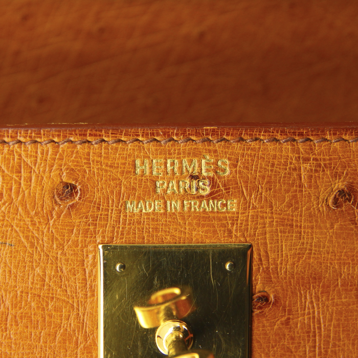 Sac à main Hermes Kelly 35 cm en autruche gold - Detail D4