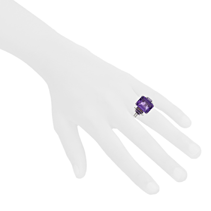 Mauboussin Couleur Baiser ring in white gold,  diamonds and amethysts and in amethyst - Detail D1