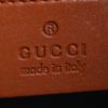 Bolso de mano Gucci en cuero Monogram color oro - Detail D4 thumbnail