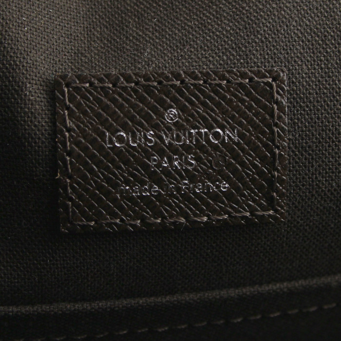 Louis Vuitton shoulder bag in brown leather - Detail D3