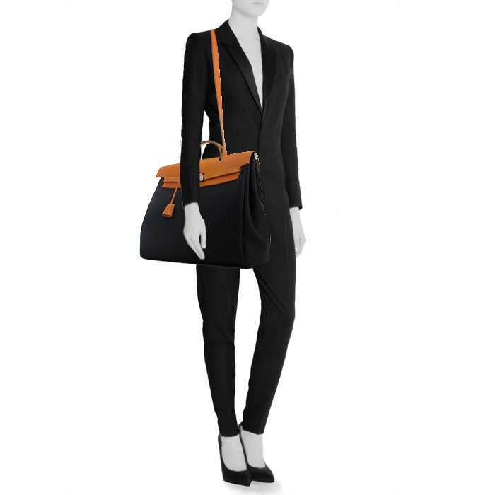Sac de voyage Hermes en cuir naturel et toile noire - Detail D1