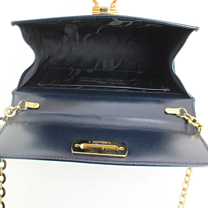 Salvatore Ferragamo shoulder bag in dark blue box leather - Detail D2