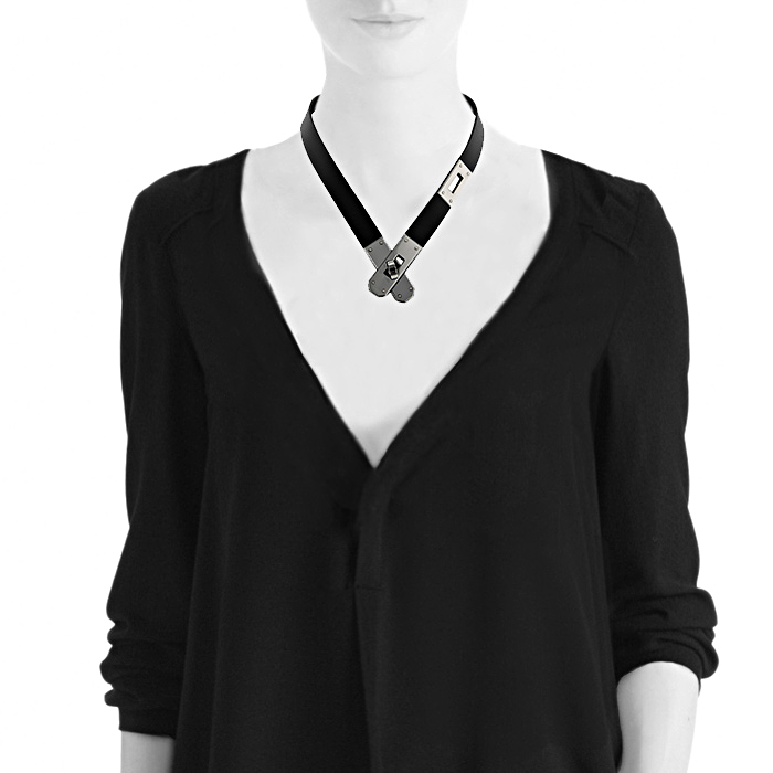 Collier Hermes Kelly en cuir noir - Detail D1