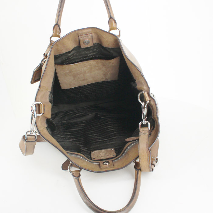 Sac à main Prada en cuir dégradé marron et taupe - Detail D3