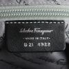 Bolso de mano Salvatore Ferragamo en cuero negro - Detail D3 thumbnail