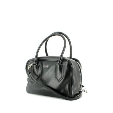 Bolso de mano Prada en cuero negro