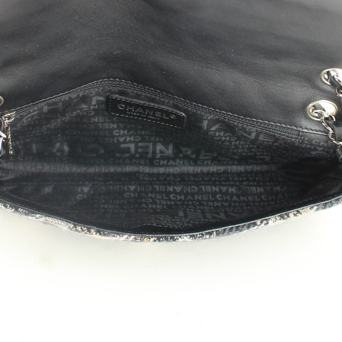Chanel handbag in black, grey and beige woollen fabric - Detail D3