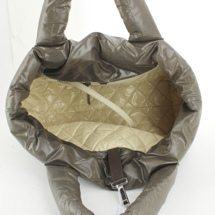 Chanel Coco Cocoon handbag in green canvas - Detail D2
