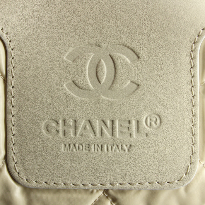 Chanel Coco Cocoon handbag in green canvas - Detail D3