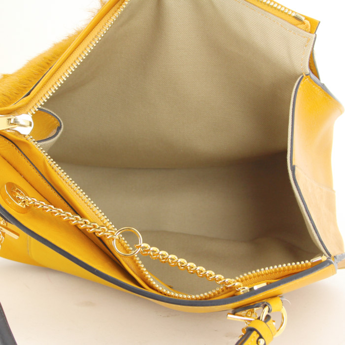 Bolso de mano Chloé en piel de potro marrón y cuero granulado azafrán - Detail D3