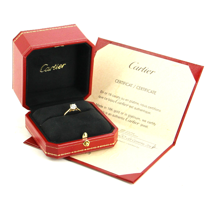 Bague solitaire Cartier 1895 en or jaune et en diamant 0,90 carat - Detail D2