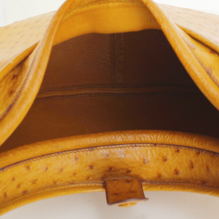 Hermes Goa handbag in gold ostrich leather - Detail D2