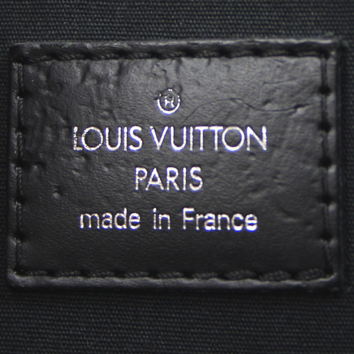 Louis Vuitton handbag in black epi leather - Detail D3
