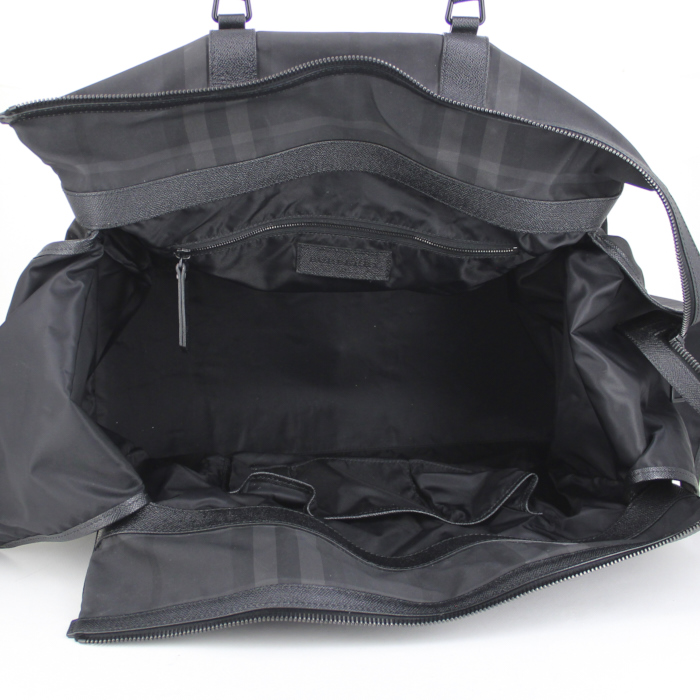 Burberry travel bag in black canvas and black leather - Detail D2