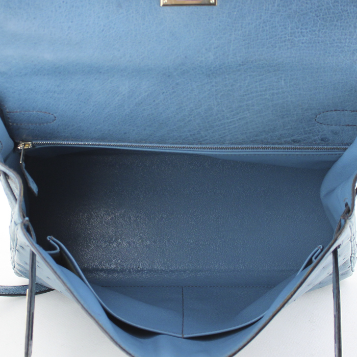 Bolso de mano Hermes Kelly 32 cm en avestruz azul - Detail D3
