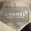 Sac à main Chanel en daim beige taupe et gris - Detail D3 thumbnail