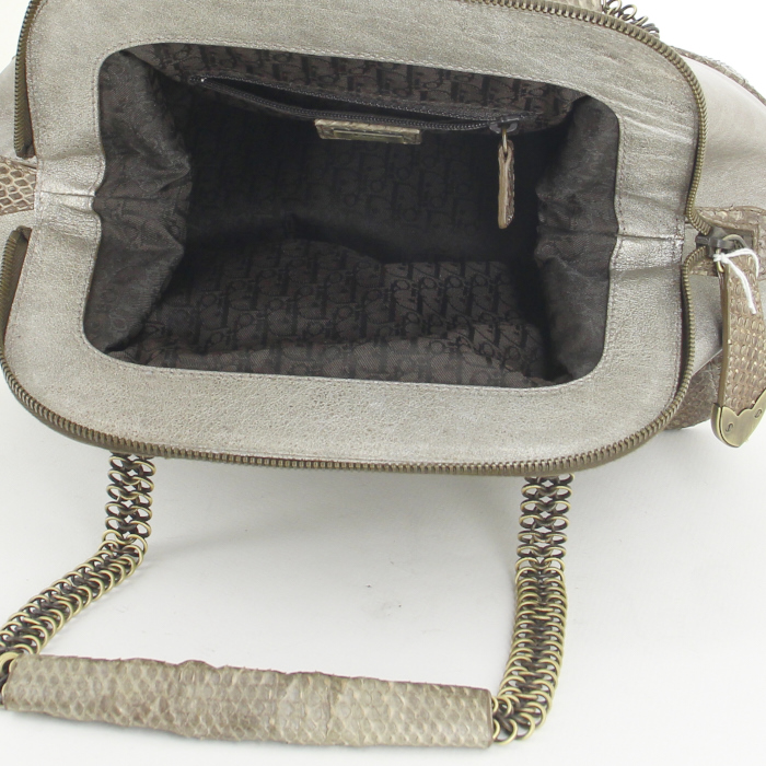 Sac à main Dior en cuir argenté et python gris - Detail D2