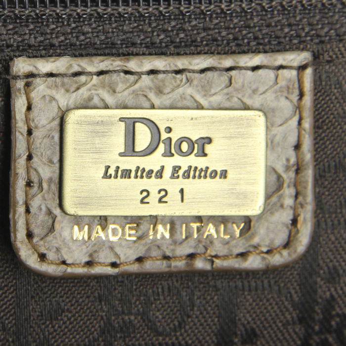 Sac à main Dior en cuir argenté et python gris - Detail D3