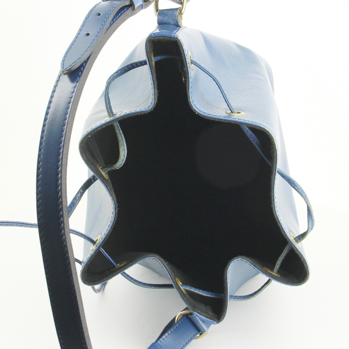 Bolso de mano Louis Vuitton petit Noé modelo pequeño en cuero Epi azul - Detail D2