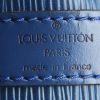 Louis Vuitton petit Noé small model handbag in blue epi leather - Detail D3 thumbnail