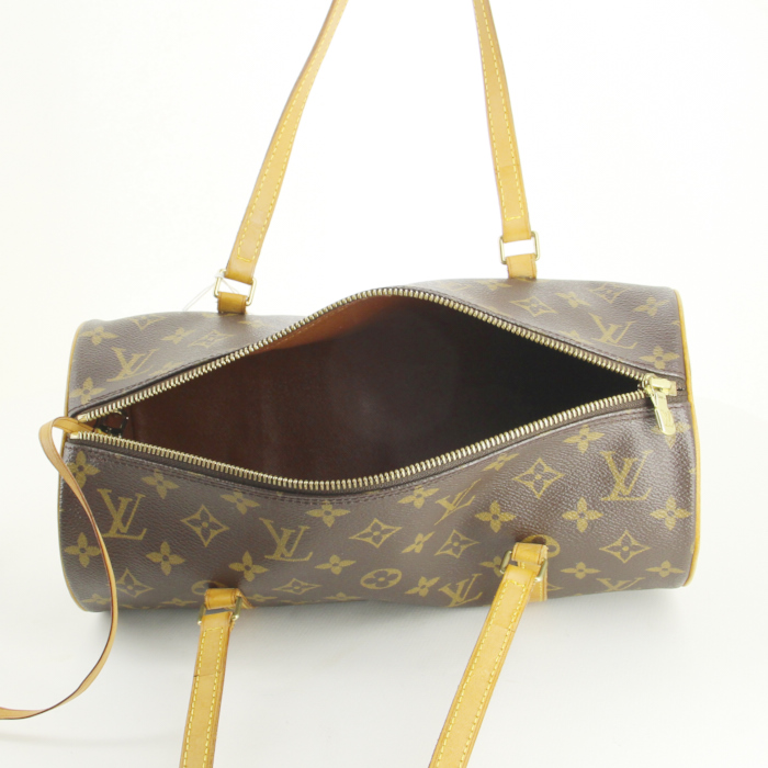Sac à main Louis Vuitton Papillon en toile monogram et cuir naturel - Detail D2