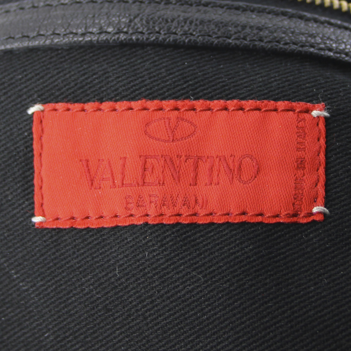 Valentino Garavani handbag in black leather - Detail D3
