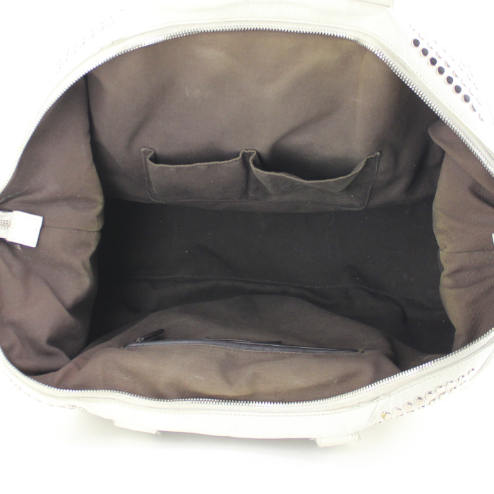 Bolso de mano Saint Laurent Muse Medium en cuero blanco - Detail D2