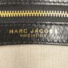 Bolso de mano Marc Jacobs en cuero acolchado negro - Detail D3 thumbnail