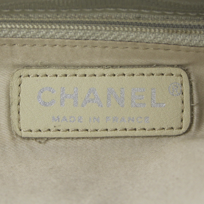 Bolso Cabás Chanel en charol plateado y piedras de fantasía - Detail D3
