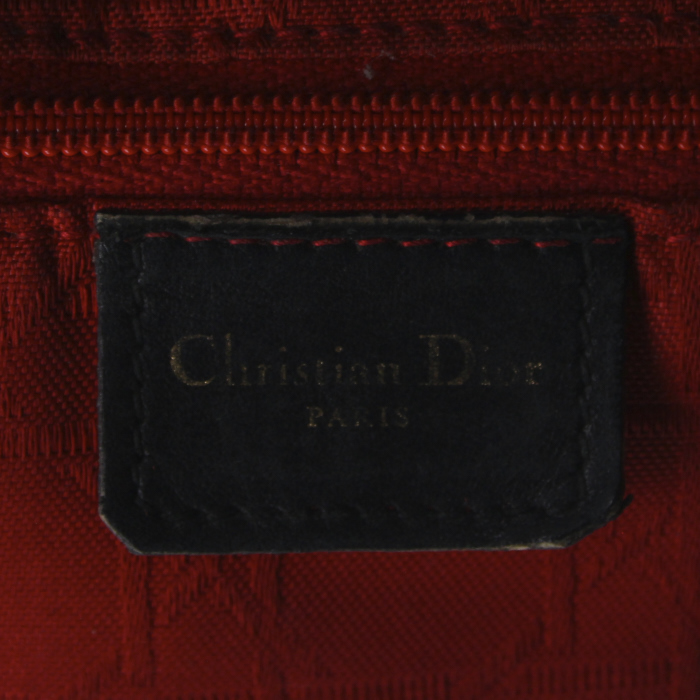 Sac à main Dior Lady Dior en cuir vernis noir - Detail D3