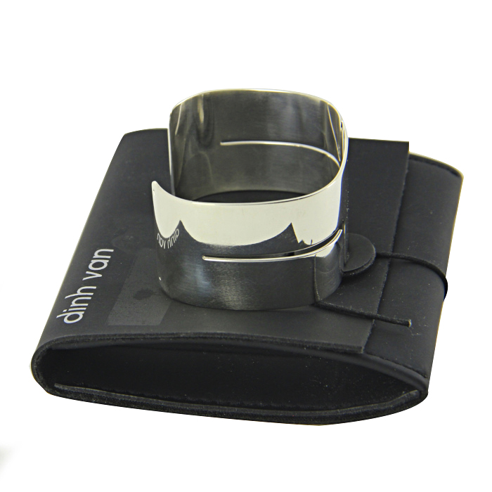 Brazalete Dinh Van Seventies modelo grande en plata