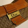 Sac à main Dior Street Chic en cuir gold et toile siglée beige - Detail D4 thumbnail