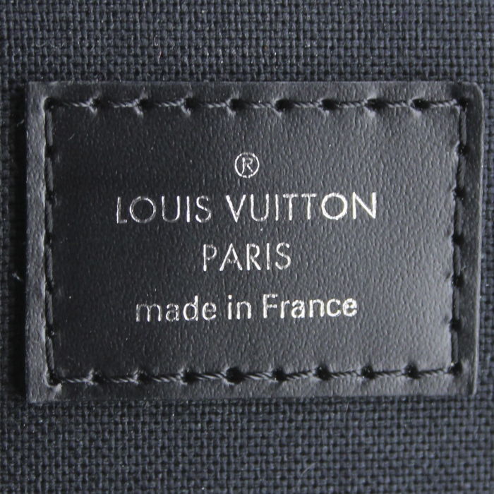 Sac de voyage Louis Vuitton en cuir épi noir - Detail D4