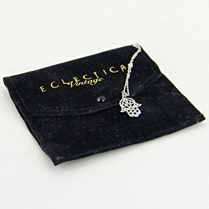 Messika Main de Fatma necklace in white gold and diamonds - Detail D2