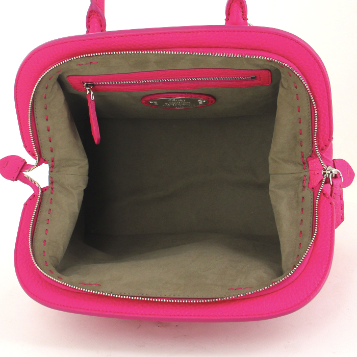 Fendi Selleria handbag in pink grained leather - Detail D2
