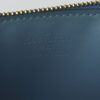 Bolsito de mano Louis Vuitton Lexington en charol Monogram azul - Detail D3 thumbnail